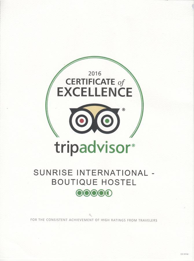 Sunrise International - Boutique Hostel Kowloon  Bagian luar foto