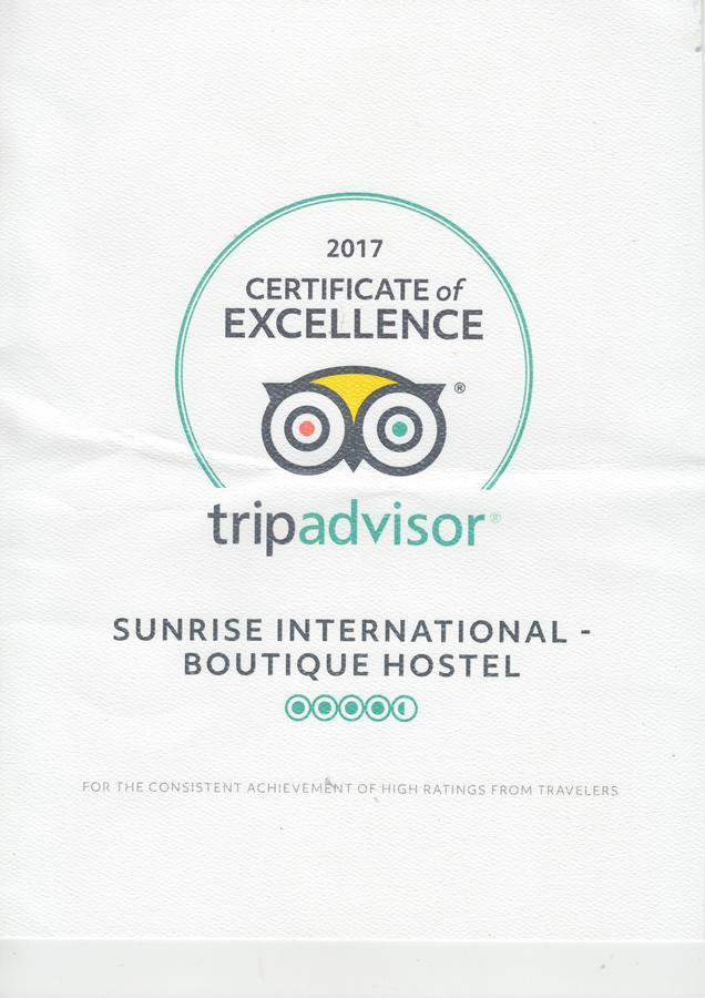 Sunrise International - Boutique Hostel Kowloon  Bagian luar foto