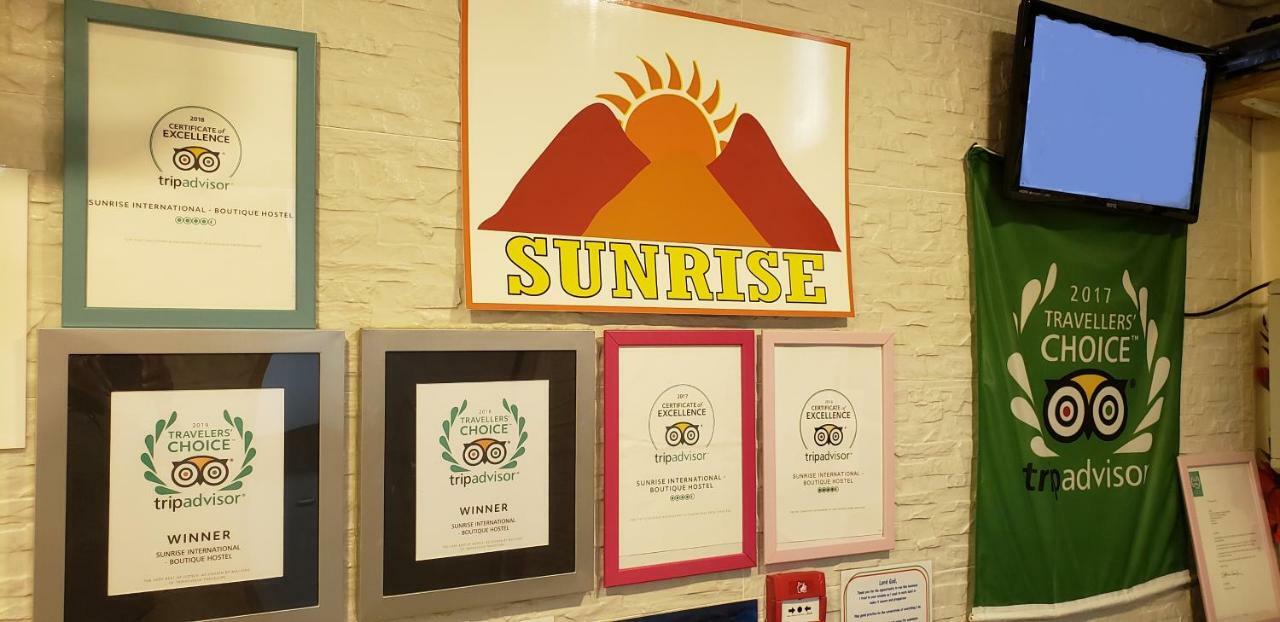 Sunrise International - Boutique Hostel Kowloon  Bagian luar foto